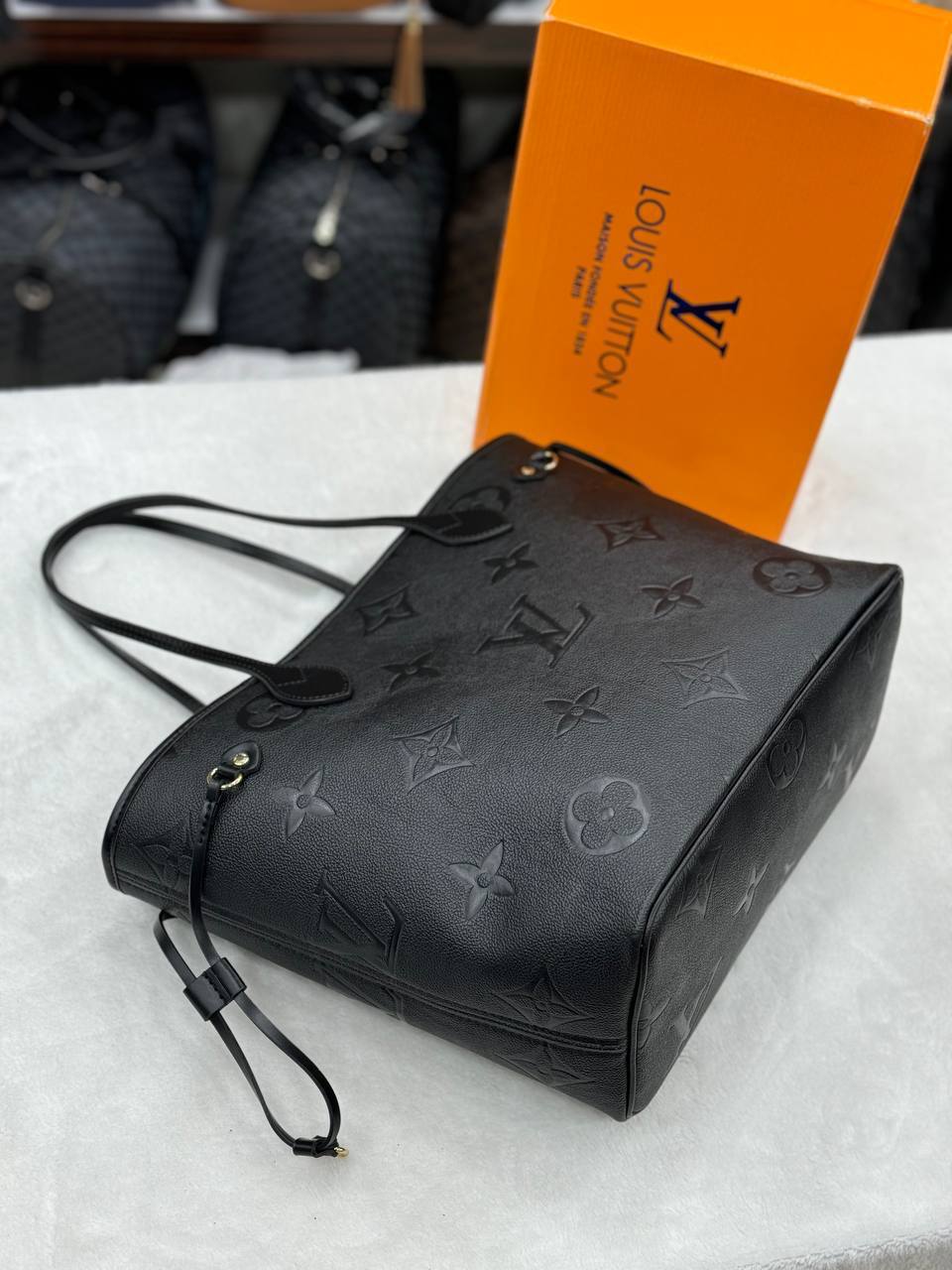 LVS - Neverfull (Black)