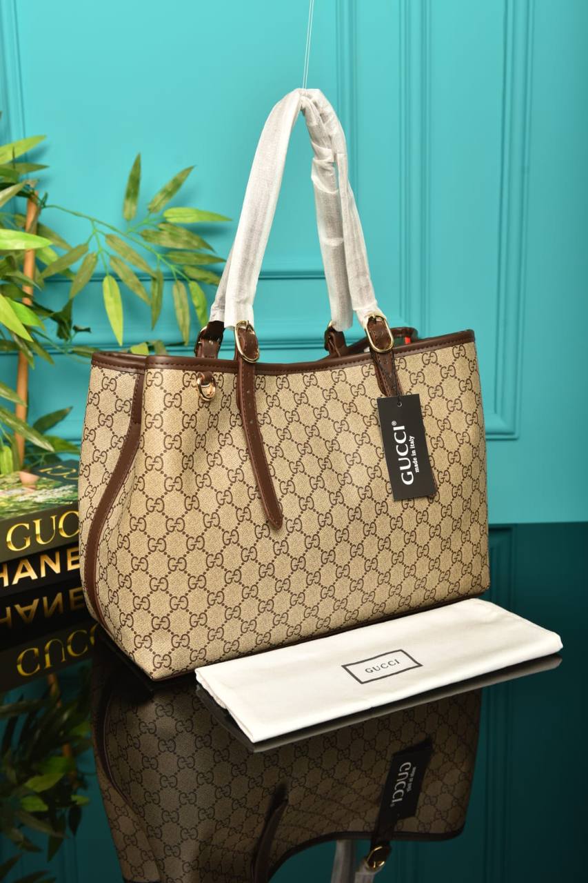 GG - Emblem Medium Tote Bag