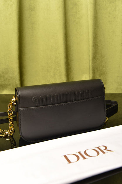 DI0r -  30 Montaigne Avenue