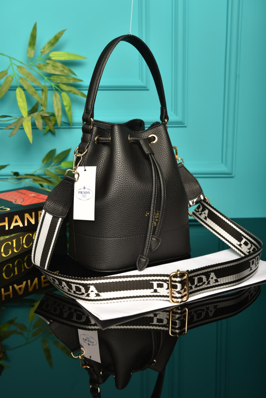 PRD - Vitello Daino Bucket  Bag