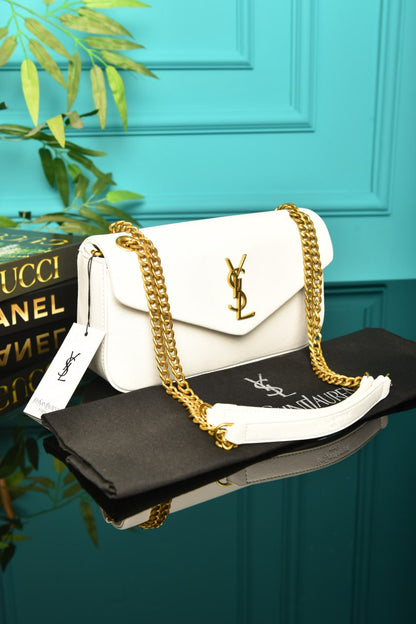 Calypso Medium in Grained Lambskin