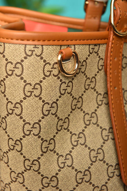 GG -  Emblem Medium Tote Bag