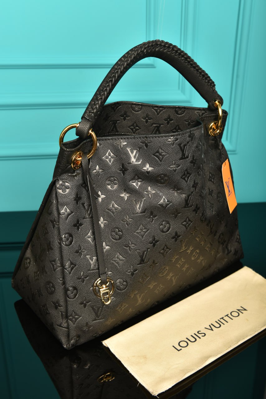 LVS - Artsy ( Black )