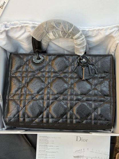 Black Lady Bag - (Video)