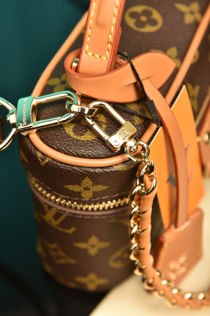 LVS - Vanity Chain Pouch